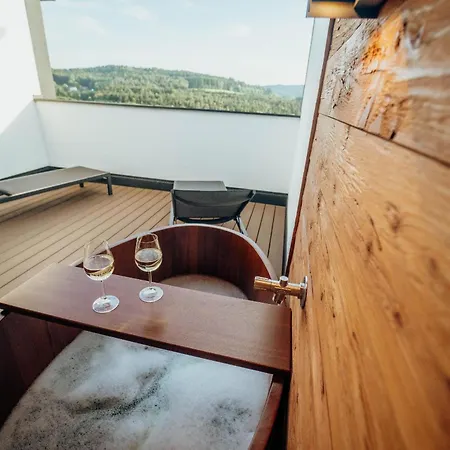 Skyloft - Wohlfuehlzeit Naturdesign Chalet's Rimbach (Bavaria)