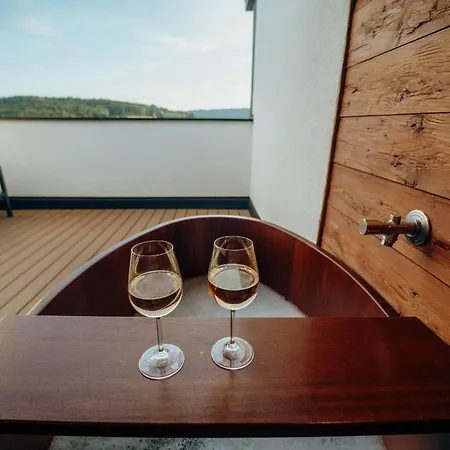 Skyloft - Wohlfuehlzeit Naturdesign Chalet's *